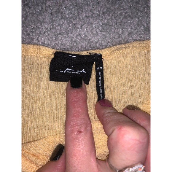 Urban Outfitters Pale Yellow Crop Top Tank Medium - Picture 2 of 4